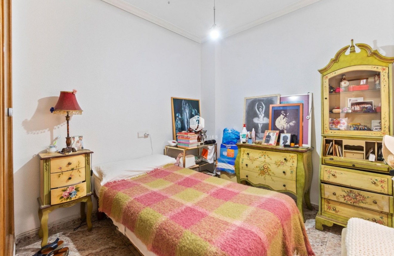 Segunda mano - Apartamento / piso -
Torrevieja - Torrevieja Centro