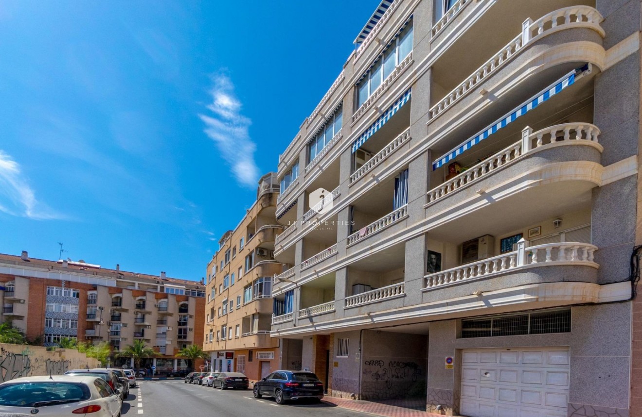 Segunda mano - Apartamento / piso -
Torrevieja - Torrevieja Centro