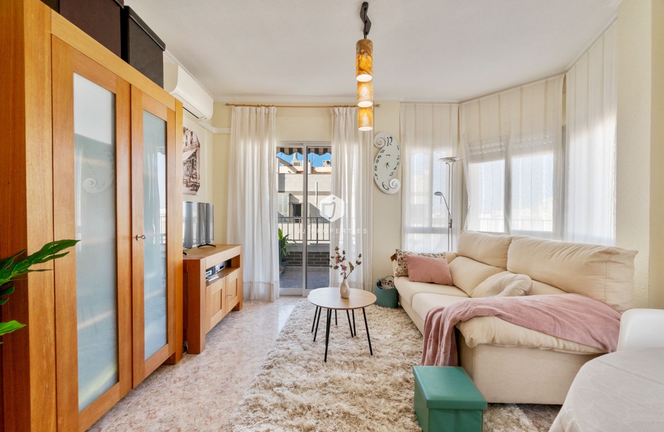 Segunda mano - Apartamento / piso -
Torrevieja - Torrevieja Centro