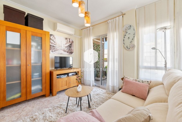 Segunda mano - Apartamento / piso -
Torrevieja - Torrevieja Centro