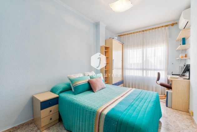 Segunda mano - Apartamento / piso -
Torrevieja - Torrevieja Centro