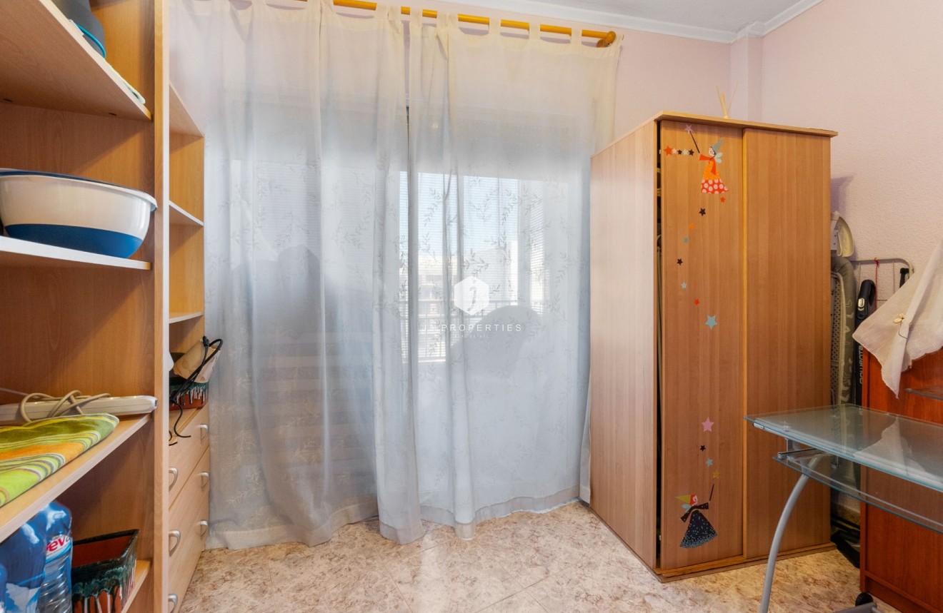 Segunda mano - Apartamento / piso -
Torrevieja - Torrevieja Centro