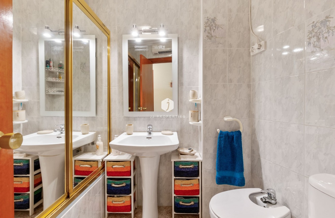 Segunda mano - Apartamento / piso -
Torrevieja - Torrevieja Centro