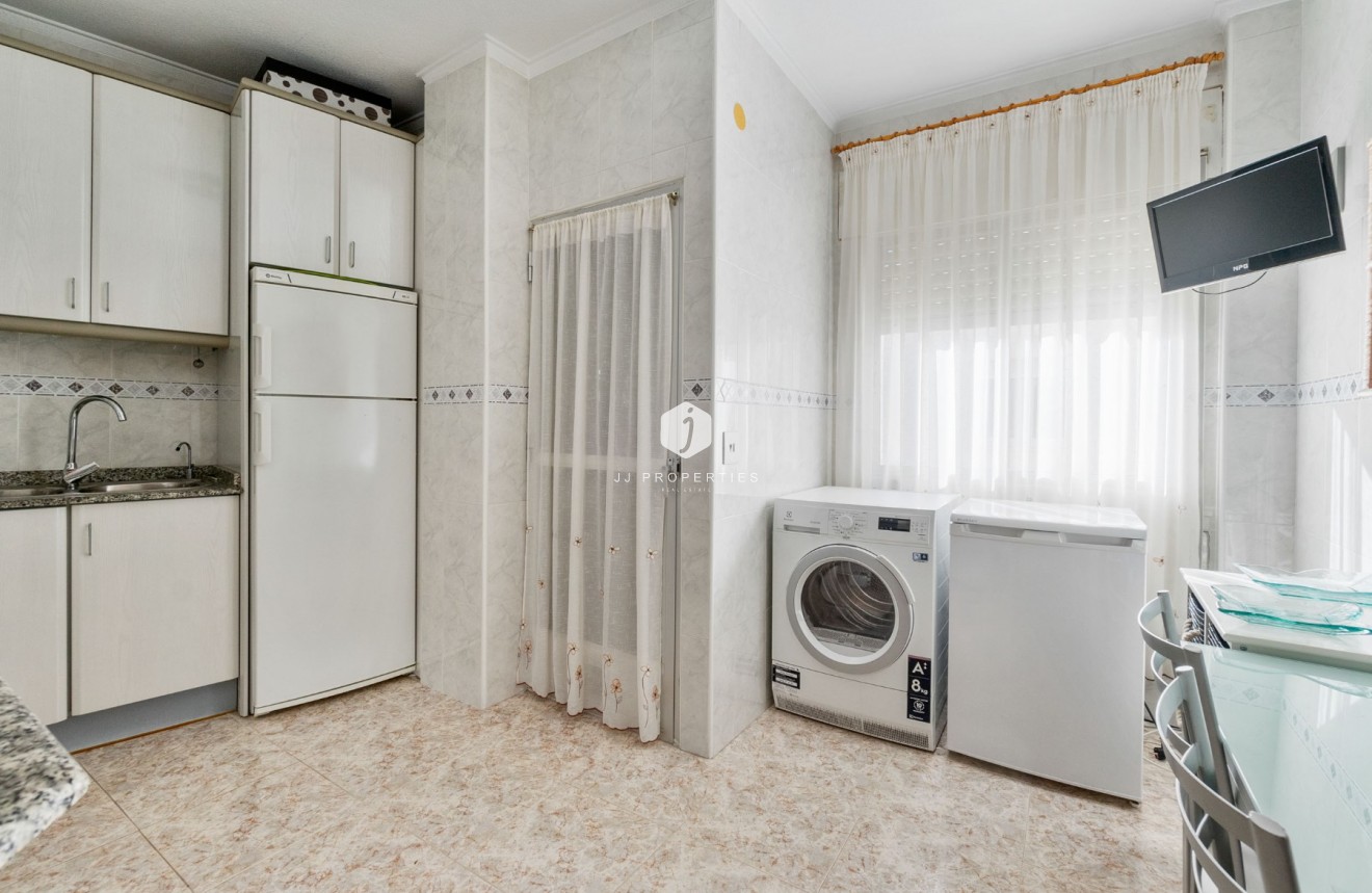 Segunda mano - Apartamento / piso -
Torrevieja - Torrevieja Centro