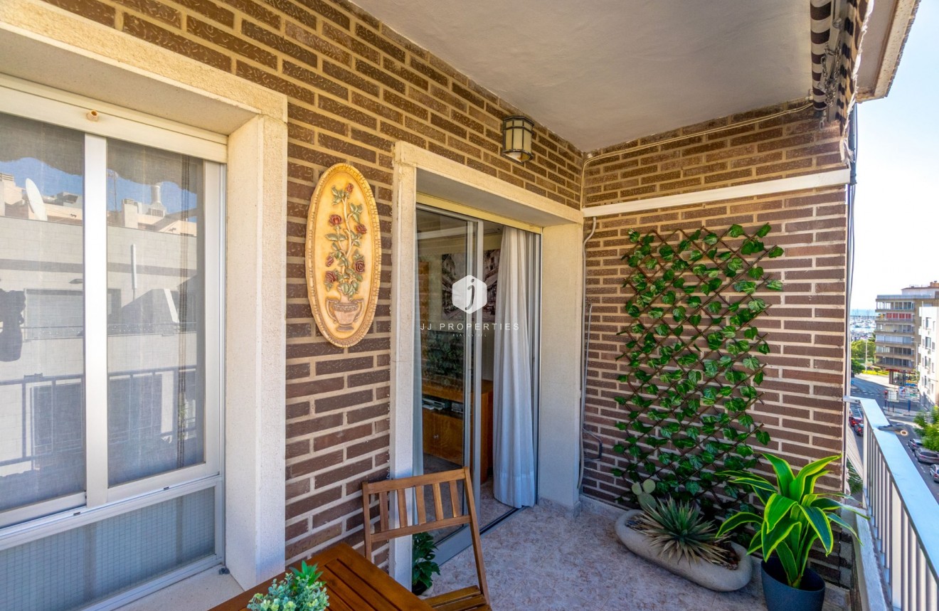 Segunda mano - Apartamento / piso -
Torrevieja - Torrevieja Centro