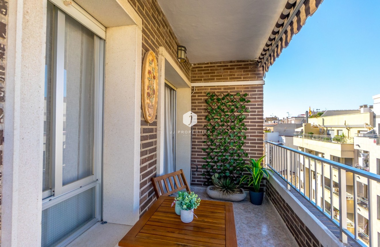 Segunda mano - Apartamento / piso -
Torrevieja - Torrevieja Centro