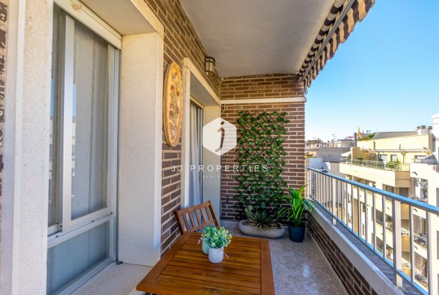 Segunda mano - Apartamento / piso -
Torrevieja - Torrevieja Centro