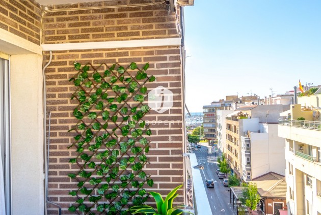 Segunda mano - Apartamento / piso -
Torrevieja - Torrevieja Centro