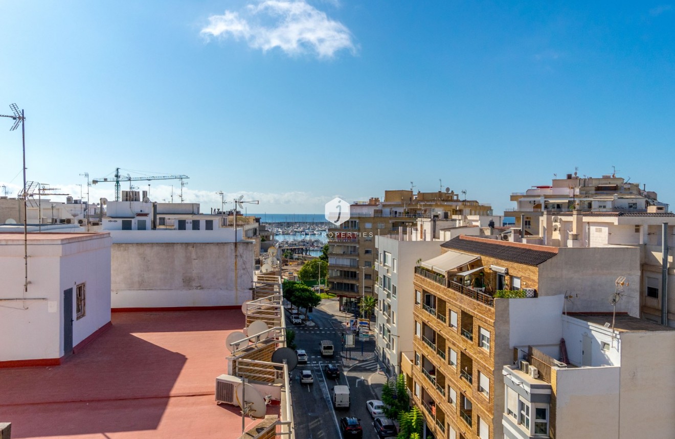 Segunda mano - Apartamento / piso -
Torrevieja - Torrevieja Centro