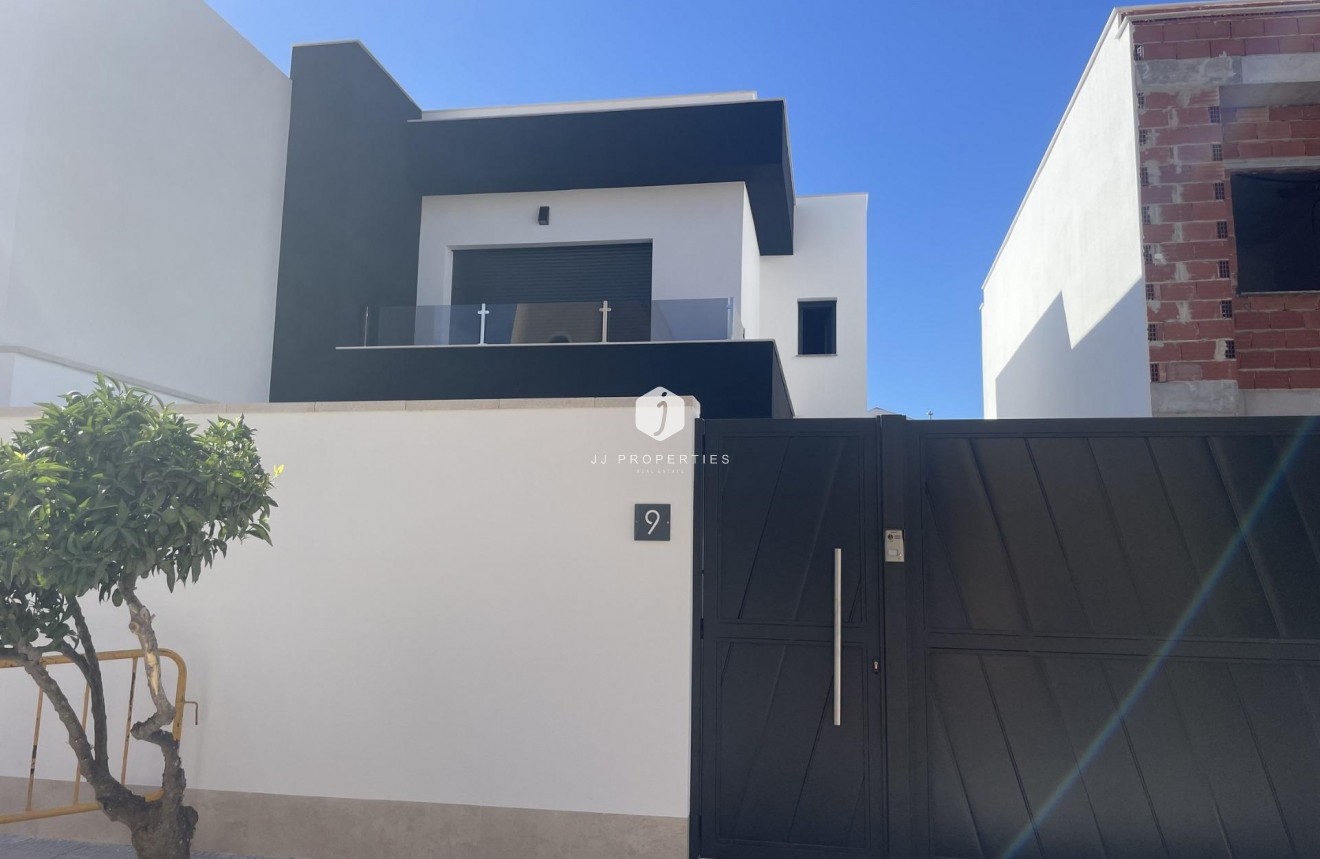 Obra nueva - Villa -
Almoradí - Heredades