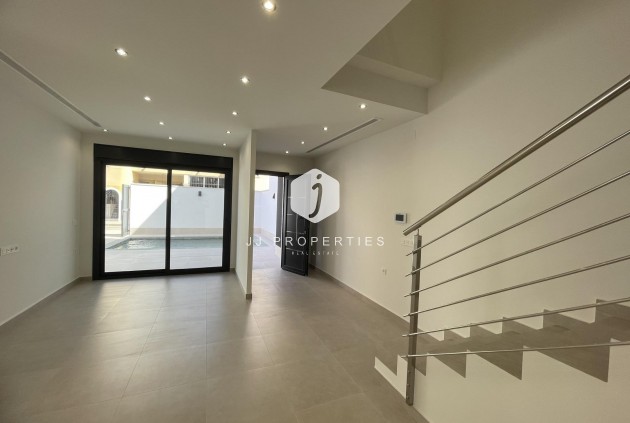 Obra nueva - Villa -
Almoradí - Heredades