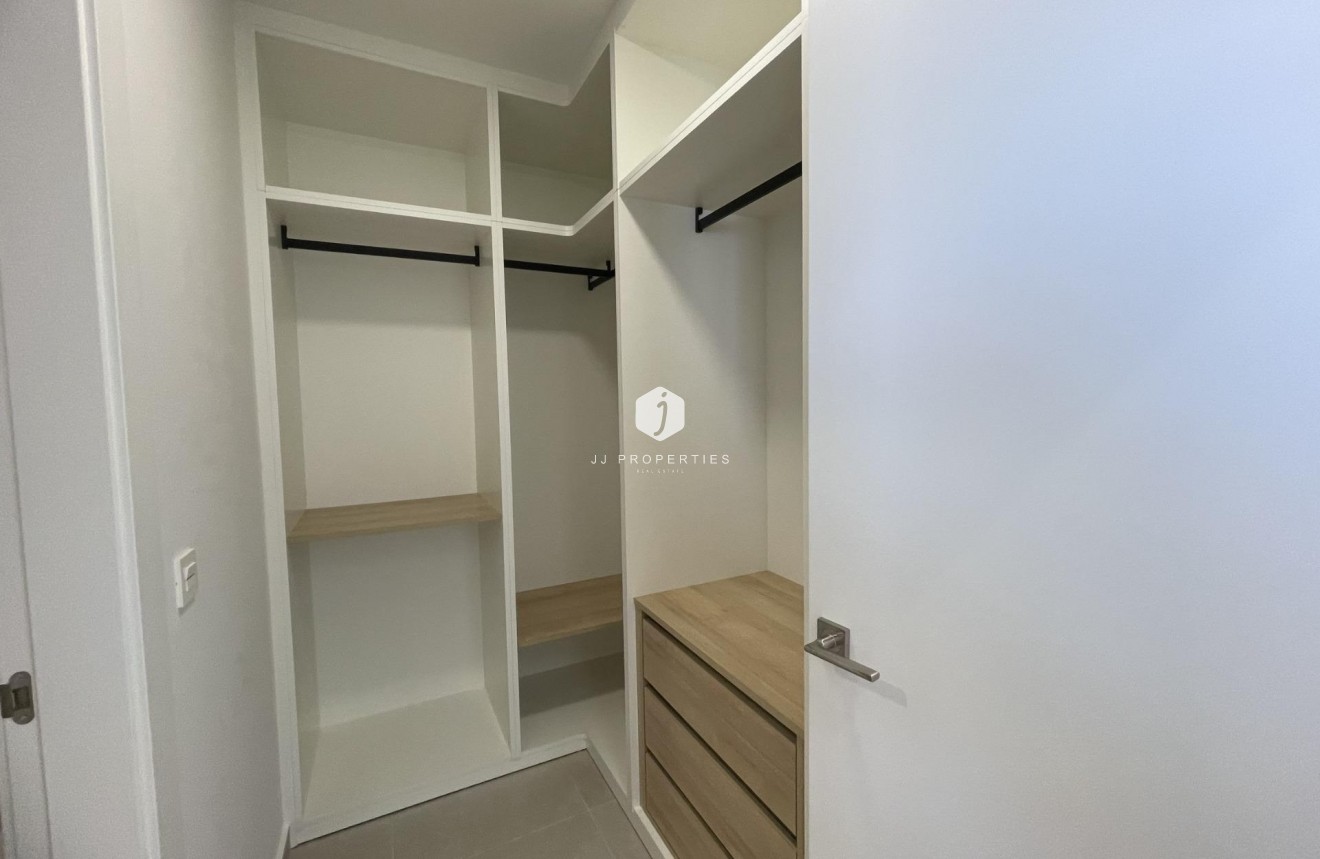 Obra nueva - Villa -
Almoradí - Heredades