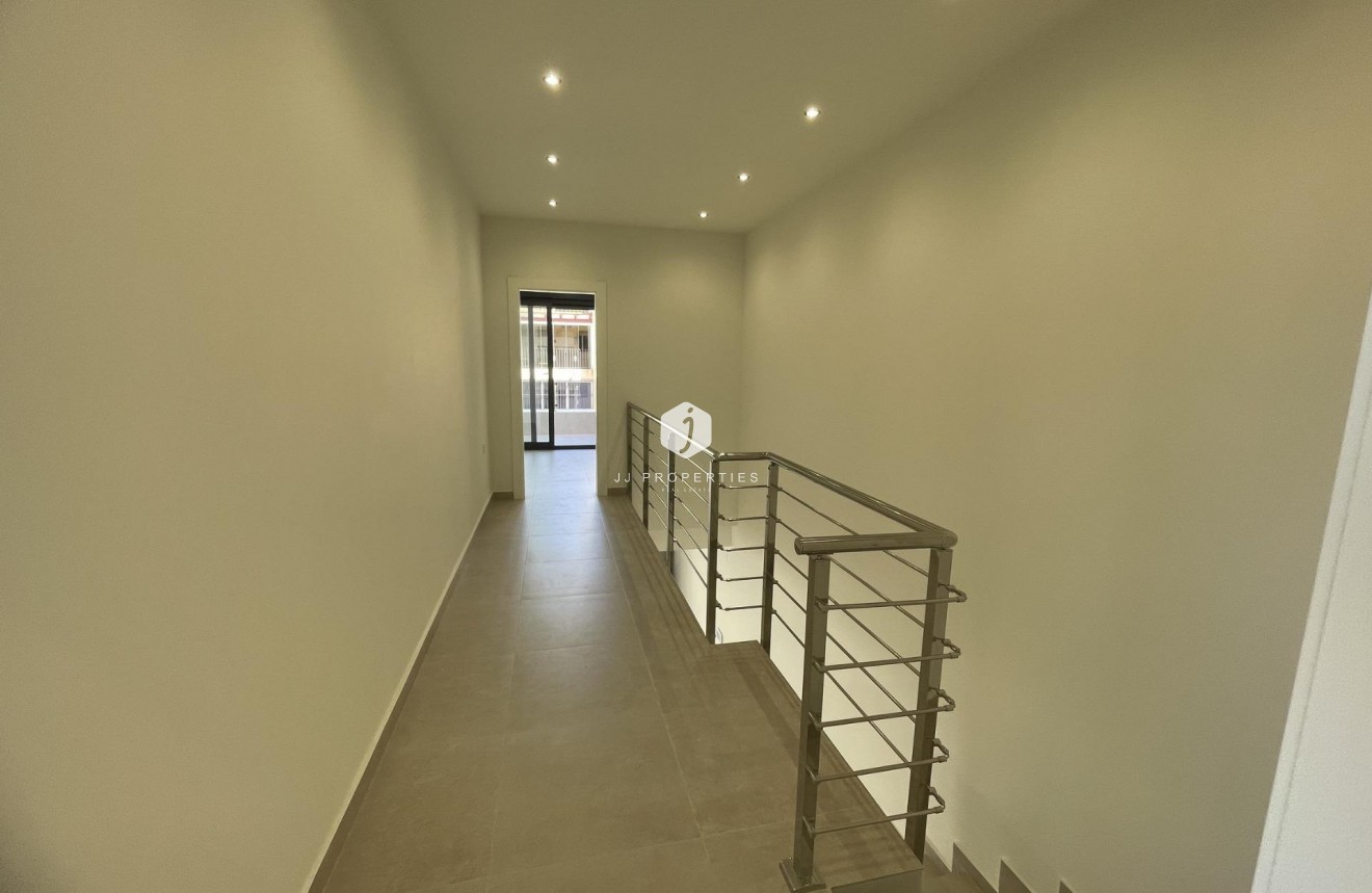 Obra nueva - Villa -
Almoradí - Heredades