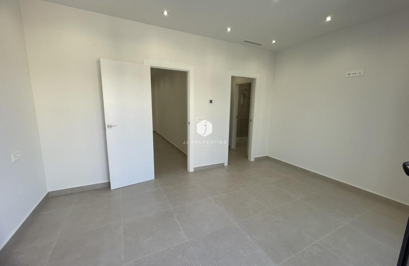 Obra nueva - Villa -
Almoradí - Heredades