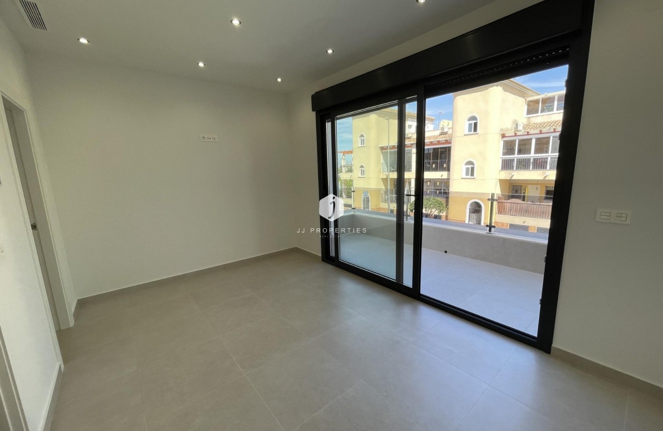 Obra nueva - Villa -
Almoradí - Heredades