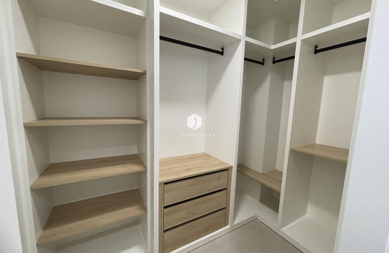 Obra nueva - Villa -
Almoradí - Heredades