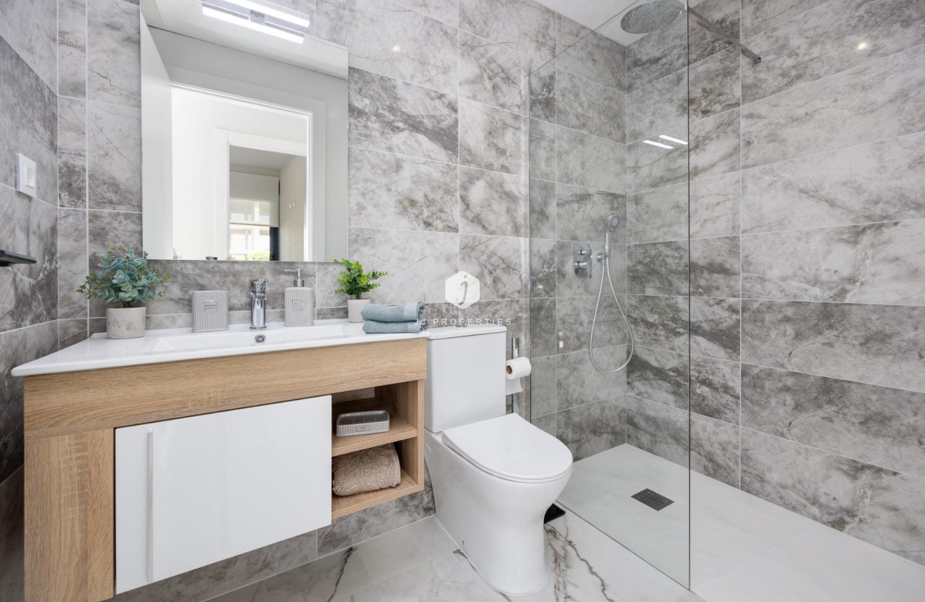 Neue Gebäude - Wohnung -
San Miguel de Salinas - Pueblo