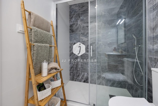 Neue Gebäude - Wohnung -
San Miguel de Salinas - Pueblo