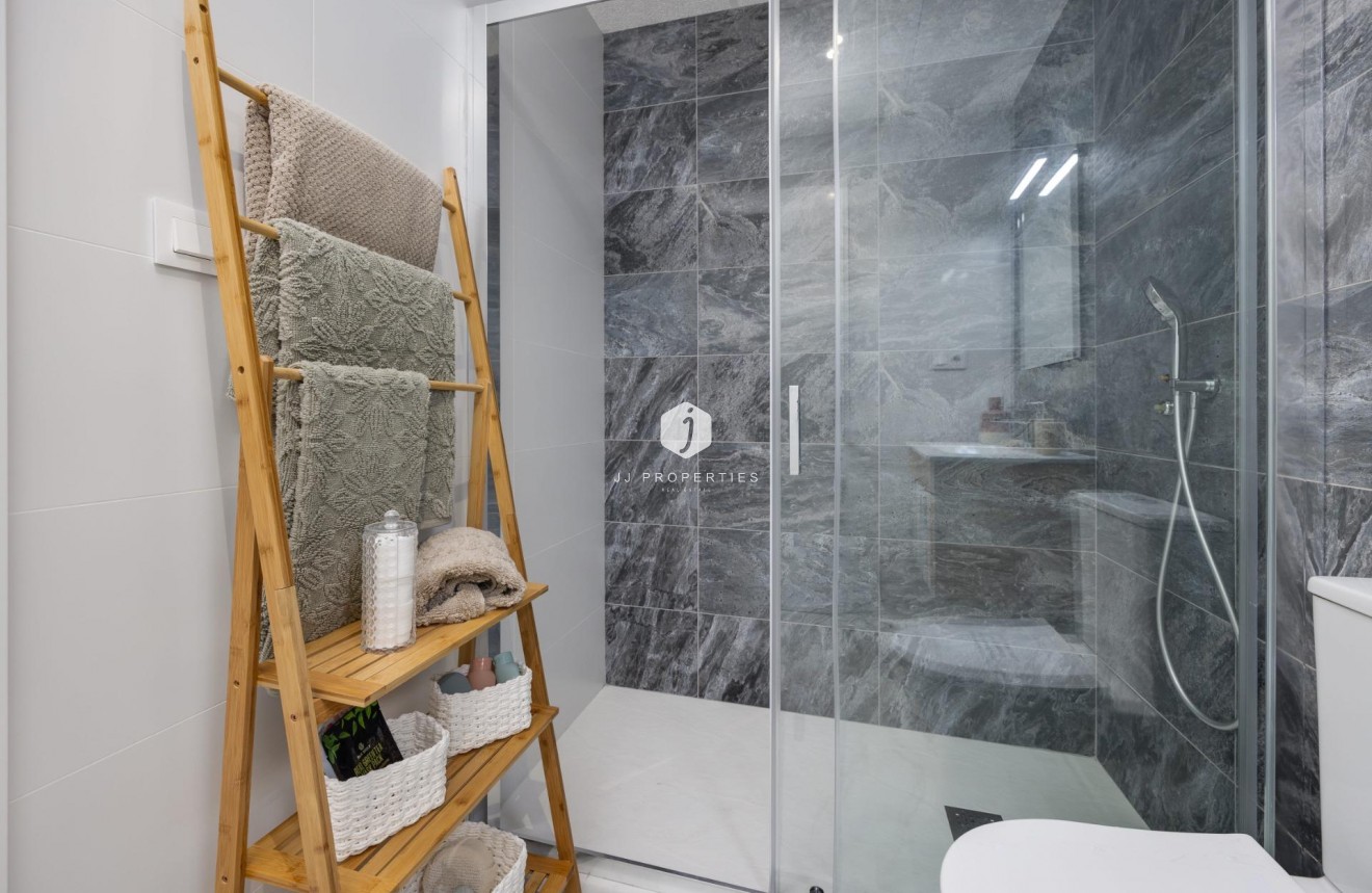 Obra nueva - Apartamento / piso -
San Miguel de Salinas - Pueblo