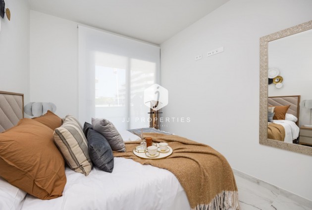 Obra nueva - Apartamento / piso -
San Miguel de Salinas - Pueblo