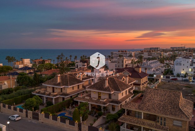 Segunda mano - Villa -
Torrevieja - Costa Blanca