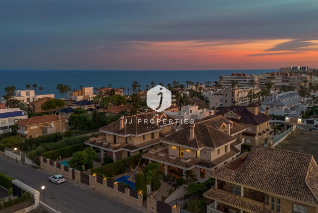 Segunda mano - Villa -
Torrevieja - Costa Blanca