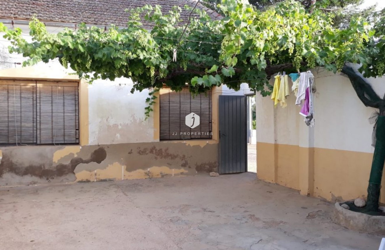 Segunda mano - Casa de campo -
Daya Nueva - Costa Blanca