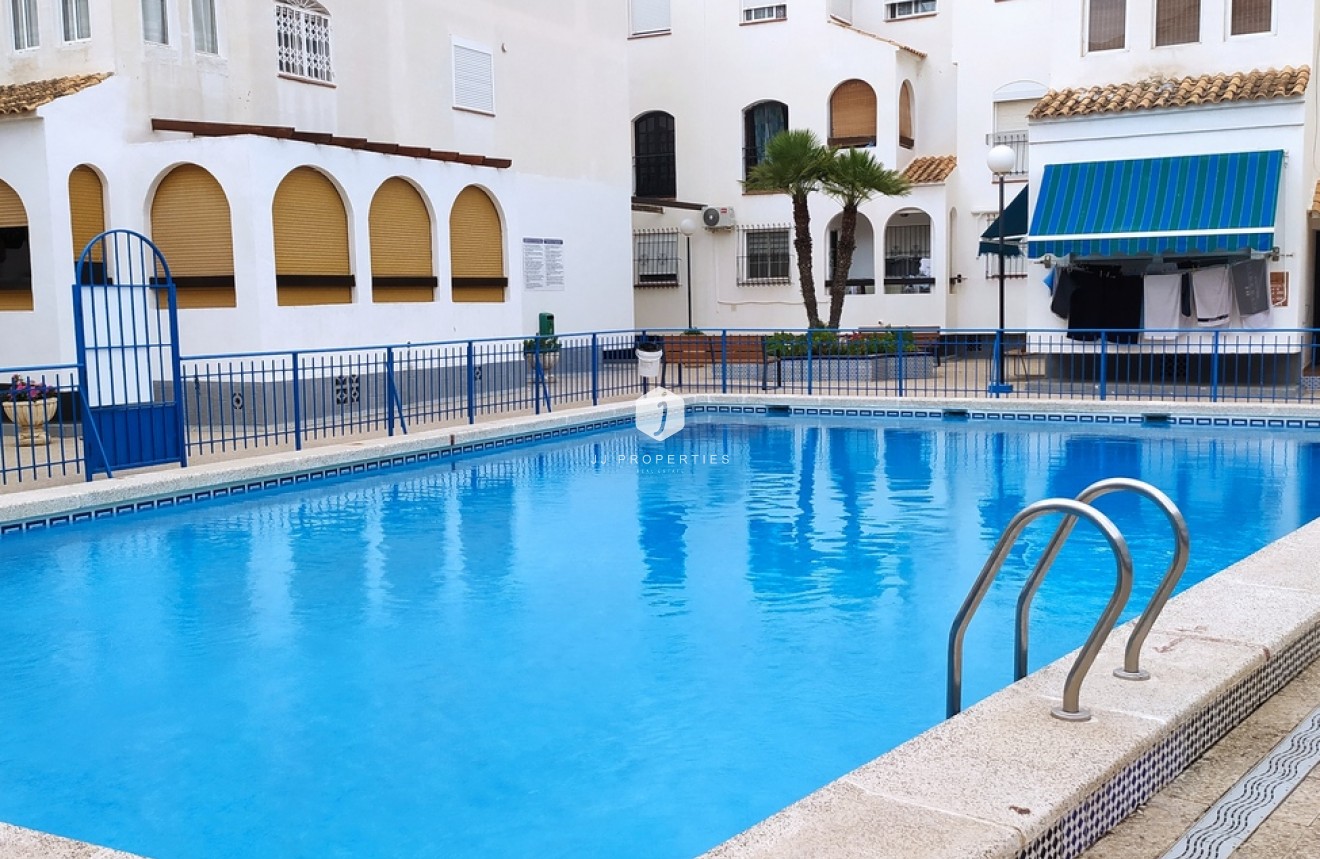 Segunda mano - Apartamento / piso -
Torrevieja - LOS NAUFRAGOS PLAYA