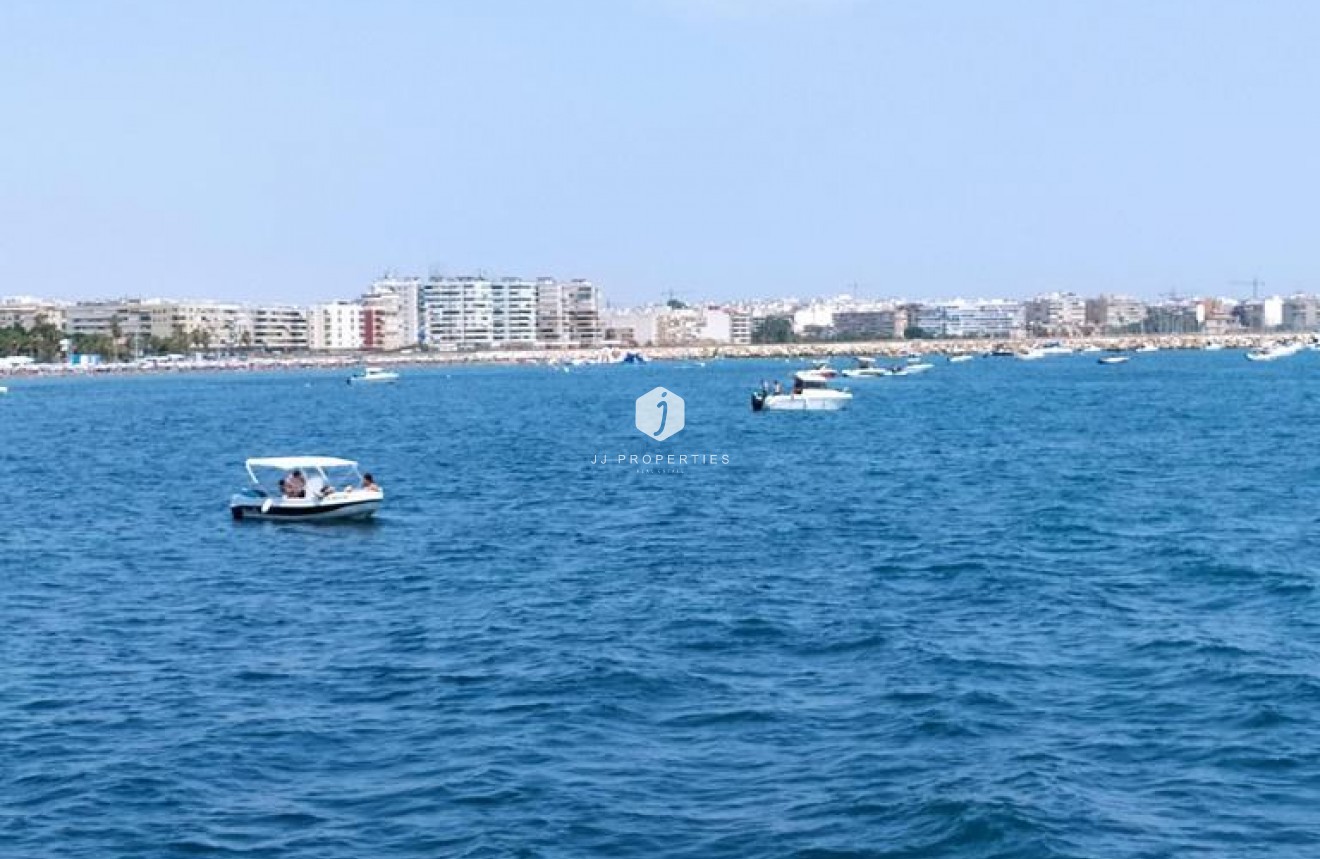 Segunda mano - Apartamento / piso -
Torrevieja - LOS NAUFRAGOS PLAYA