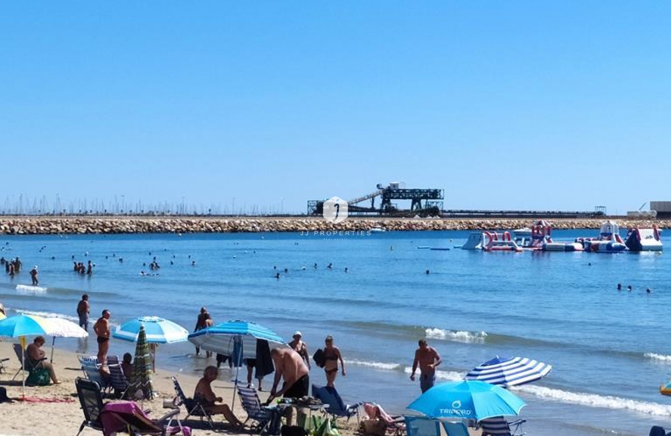 Segunda mano - Apartamento / piso -
Torrevieja - LOS NAUFRAGOS PLAYA