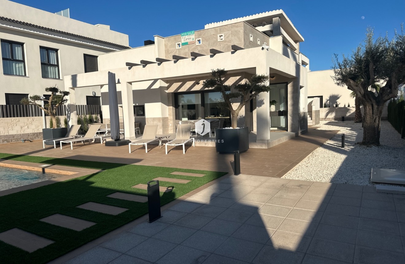 Segunda mano - Villa -
Ciudad Quesada - Costa Blanca