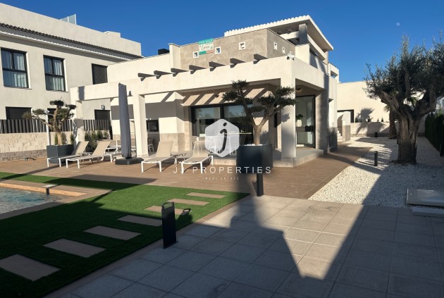 Segunda mano - Villa -
Ciudad Quesada - Costa Blanca