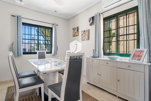 Segunda mano - Villa -
Orihuela Costa - Costa Blanca