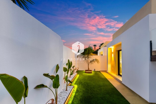 Segunda mano - Villa -
El Chaparral - Inland