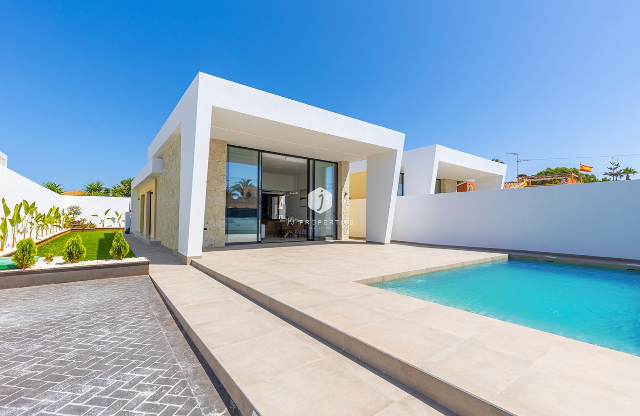 Segunda mano - Villa -
El Chaparral - Inland