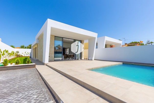 Segunda mano - Villa -
El Chaparral - Inland