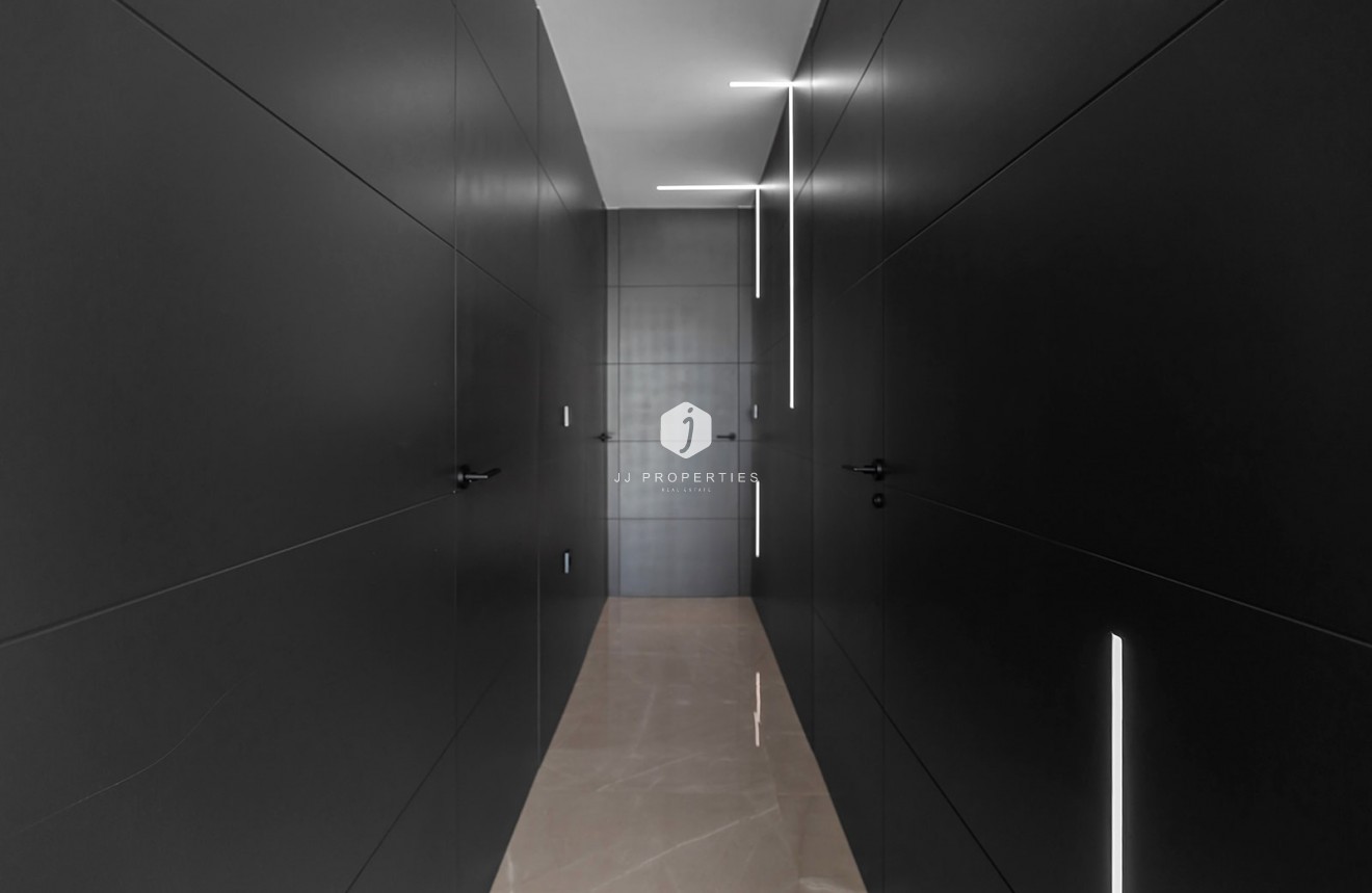 Segunda mano - Villa -
El Chaparral - Inland