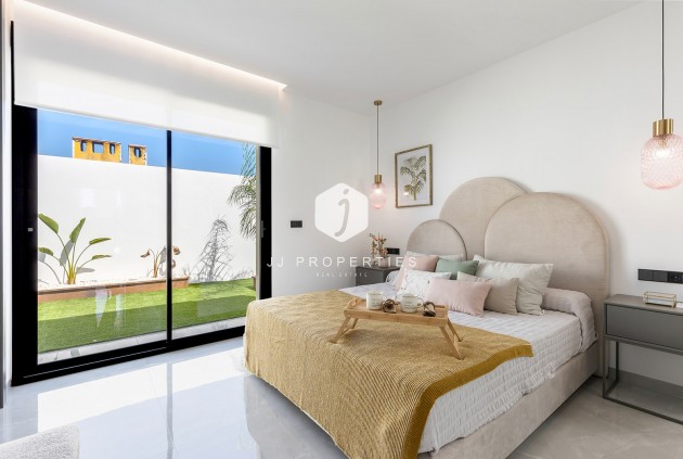 Segunda mano - Villa -
El Chaparral - Inland