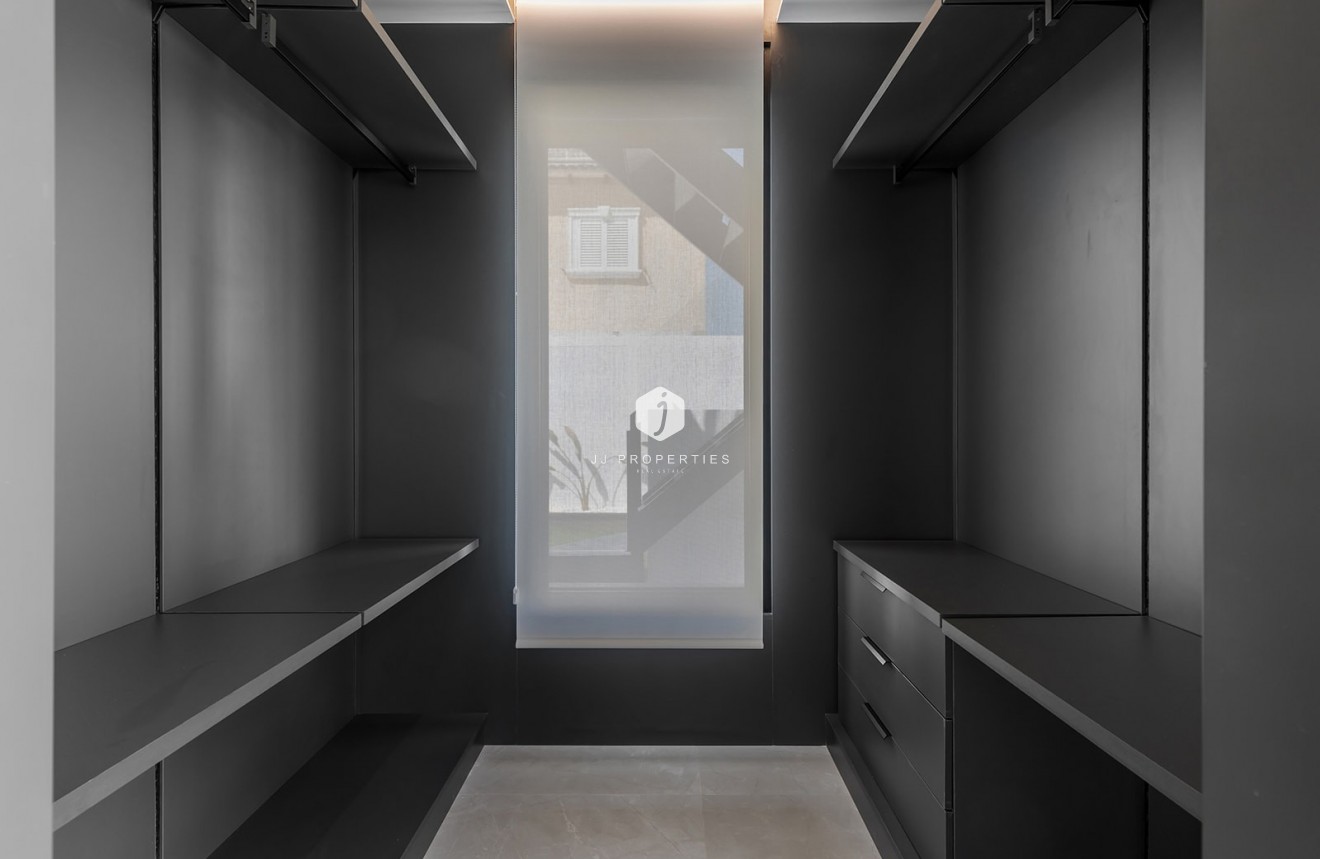 Segunda mano - Villa -
El Chaparral - Inland