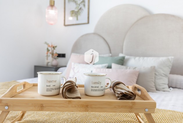 Segunda mano - Villa -
El Chaparral - Inland