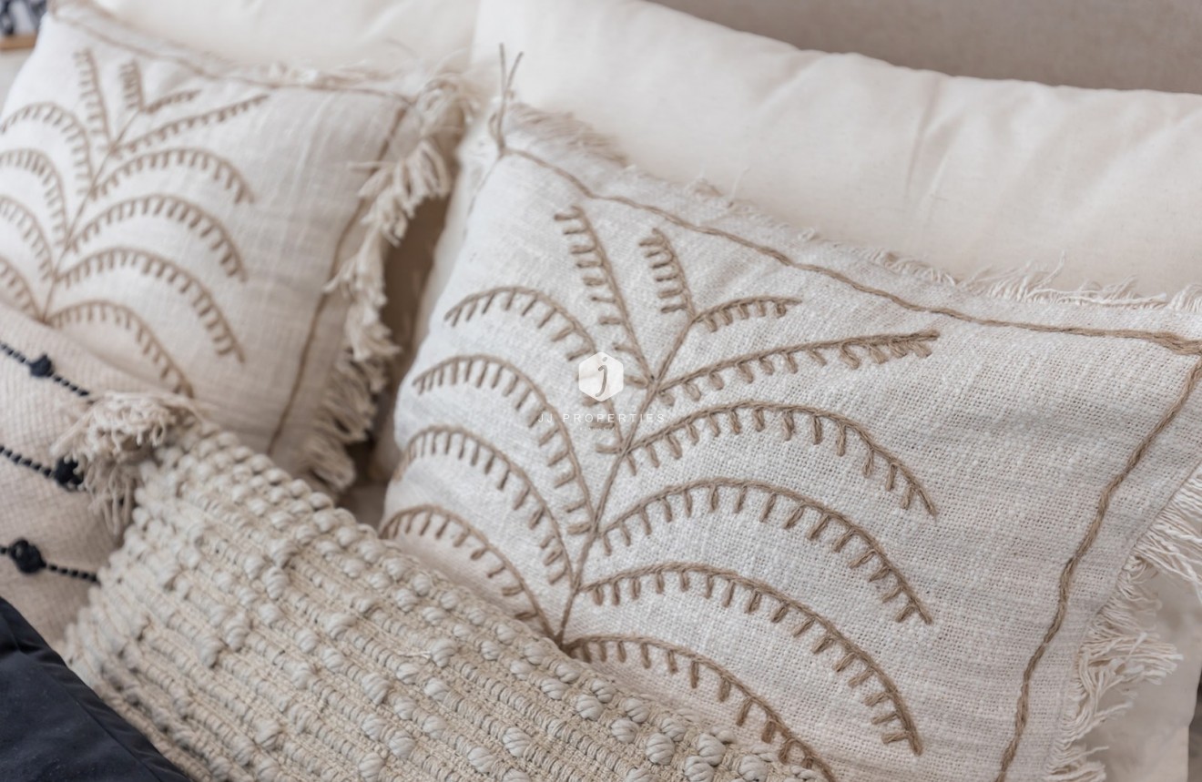 Segunda mano - Villa -
El Chaparral - Inland