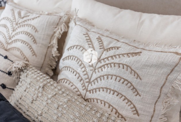 Segunda mano - Villa -
El Chaparral - Inland