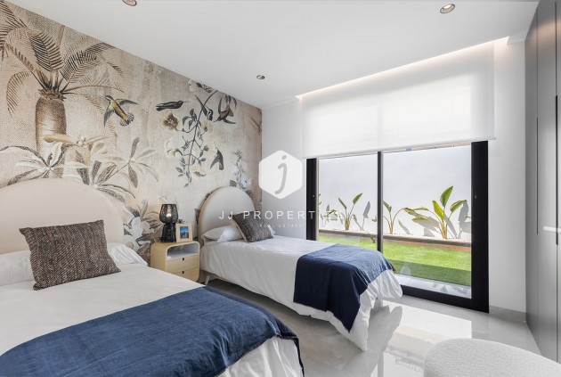 Segunda mano - Villa -
El Chaparral - Inland