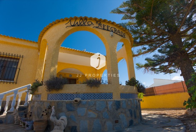 Segunda mano - Villa -
La Siesta - Costa Blanca