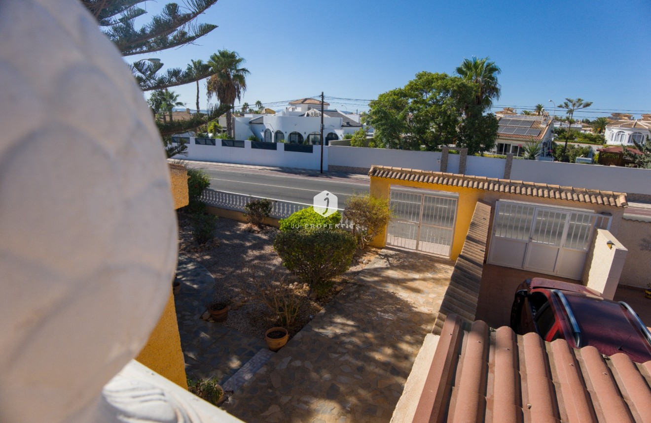 Segunda mano - Villa -
La Siesta - Costa Blanca