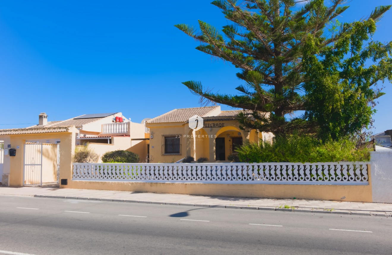 Segunda mano - Villa -
La Siesta - Costa Blanca