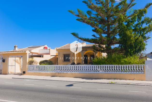 Segunda mano - Villa -
La Siesta - Costa Blanca