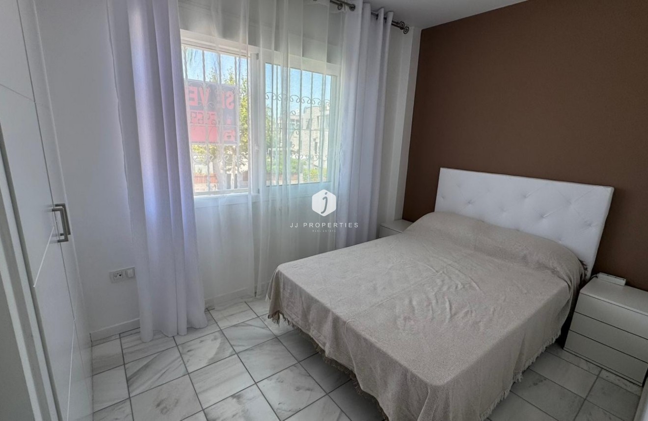 Segunda mano - Bungalow -
Torrevieja - Costa Blanca