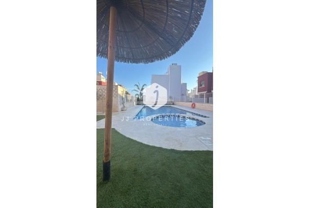 Segunda mano - Bungalow -
Torrevieja - Costa Blanca