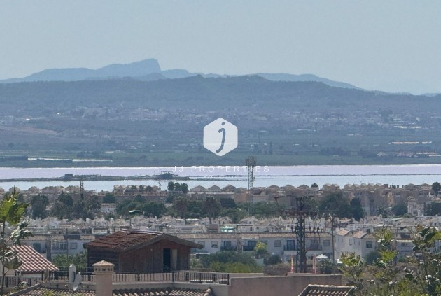 Segunda mano - Bungalow -
Torrevieja - Costa Blanca